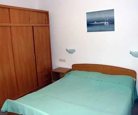 Vafire Jelsa (Hvar)